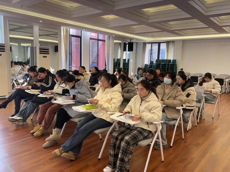 20241227【生活燕幼&middot;园区动态】新城分园：聚焦幼儿成长，半日活动深度研讨与实践_html_m14f0dd21.jpg