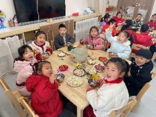 20241231【生活燕幼·园区动态】燕鸣苑分园：“寻年记，集五福”——庆祝元旦系列活动_html_5fd7785b.jpg