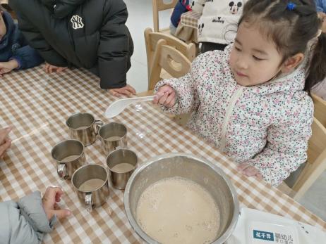 20250103【生活燕幼·园区动态】“节气食光里，共育润童行”——舌尖上的节气之小寒_html_7af9ea5a.jpg