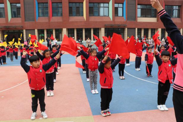 20210416新城早操_html_67ef429f.jpg
