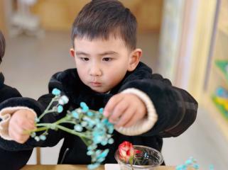 20240308 【生活燕幼·园区动态】人间最美三月天 家园共育绽芳华——三八节亲子手工暨家长学校活动_html_m87c6c28.jpg