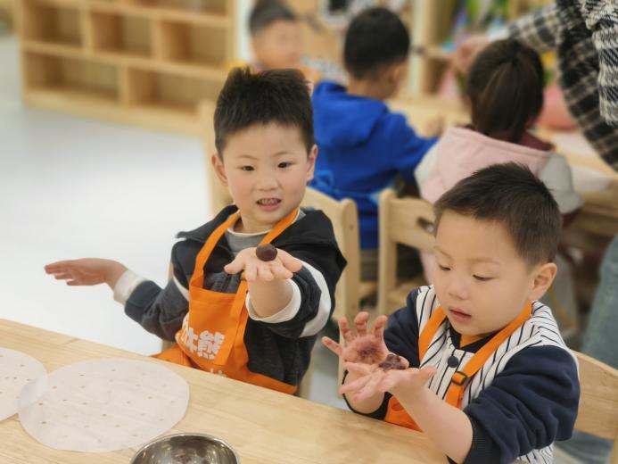 20240403【生活燕幼·园区动态】“浸润童心 情忆清明”——舌尖上的节气之清明_html_b054d4e.jpg