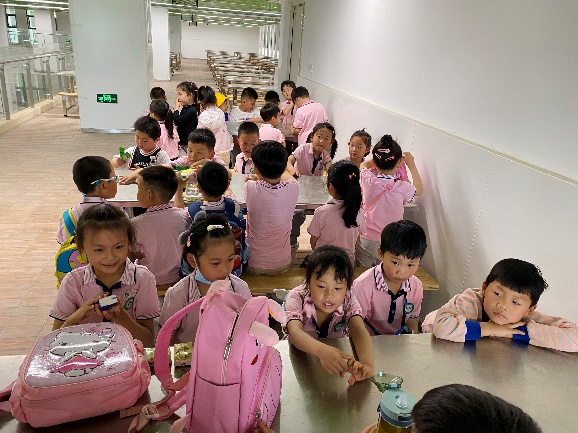 走进小学_html_3263404c.jpg