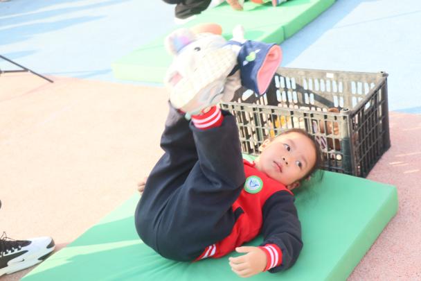 20221115新城园区中班年级组运动会新闻(1)_html_m630f1bf7.jpg
