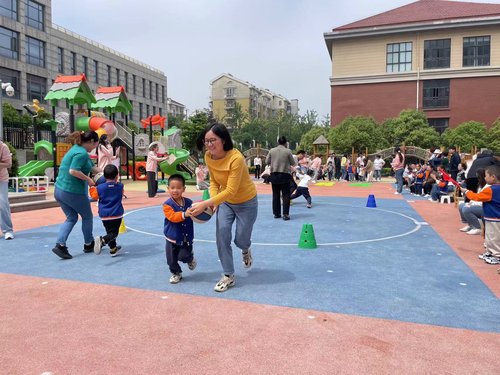 20240429小班亲子运动会_html_2afa6229.jpg