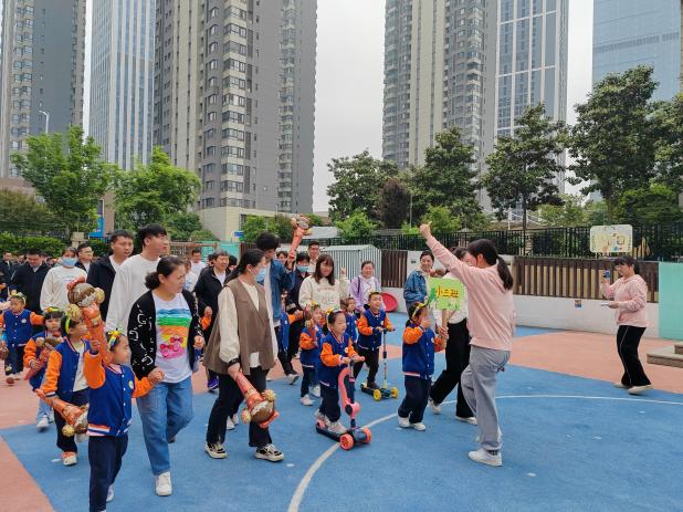 20240429小班亲子运动会_html_35d6877b.jpg