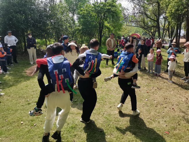 2024.4【生活燕幼·园区动态】新城分园：邂逅春天 寻找美好——春季亲子游活动_html_m185b48b0.png