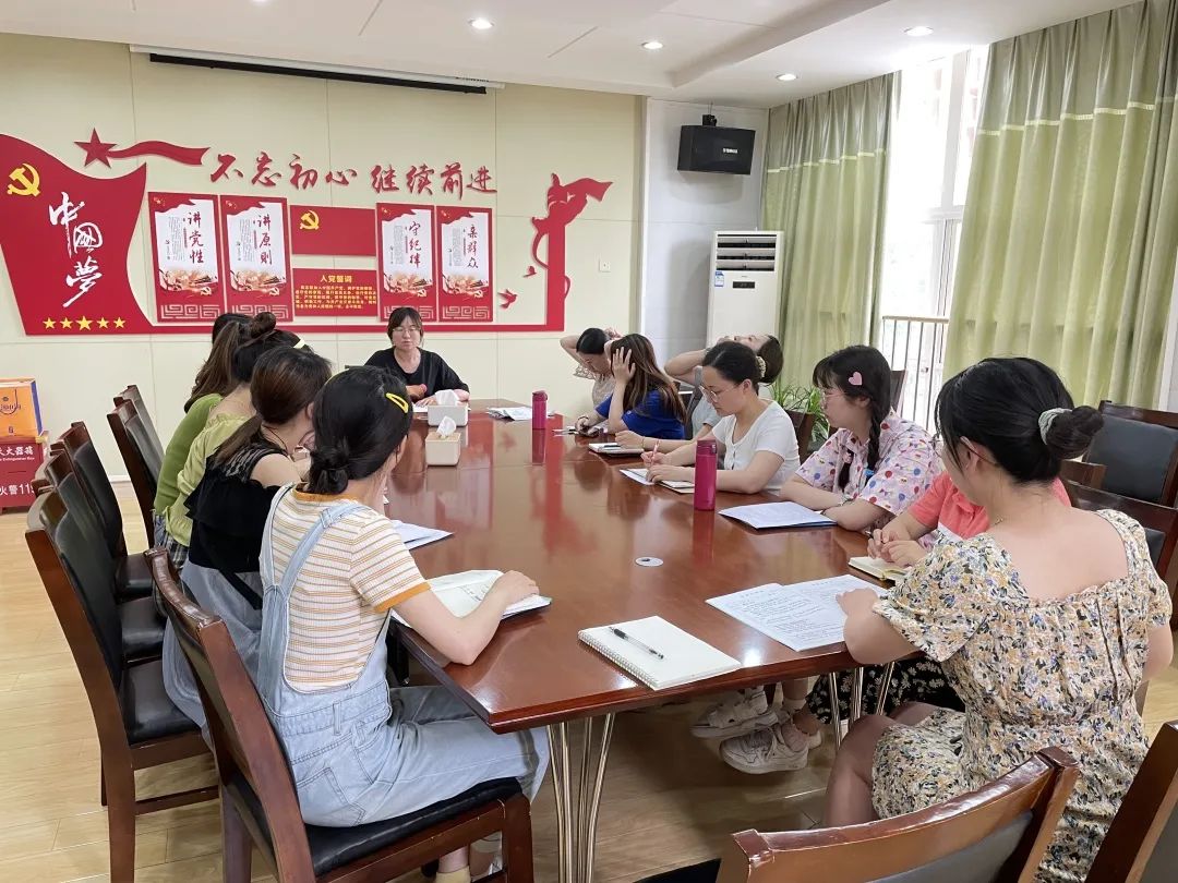 教研组动态_html_147ef830.jpg