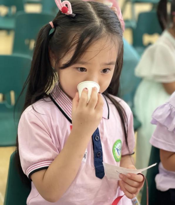 【生活燕幼·园区动态】下庙分园：“燕衔双节  庙趣横生”——双节同庆游园活动(1)_html_2c9aad5f.jpg