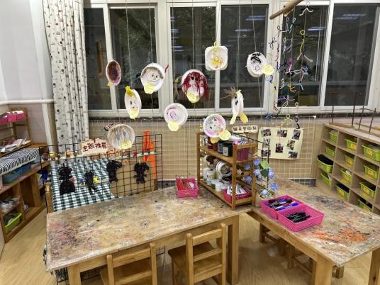 【生活燕幼·园区动态】下庙分园：“聚焦美工区，交流促成长”——美工区环境创设观摩学习活动_html_m79ee1871.jpg