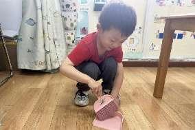 20250430【生活燕幼·园区动态】中心园： “快乐打工记” ——劳动节职业体验活动_html_m73164efb.jpg