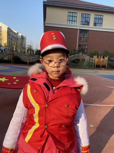20201221【小仪式，大情怀】新城园区大一班升旗仪式_html_m2b907a72.jpg
