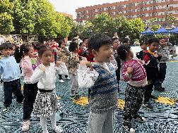 【生活燕幼·年级组动态】燕幼中心园：“快乐体智能，健康好体魄”---中班年级组社区活动_html_m4e290bf2.jpg