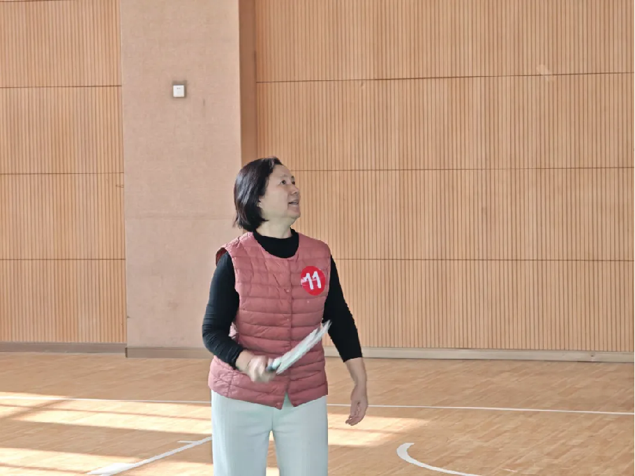 20251124【生活燕幼·园区动态】新城分园:“羽” 你同行展风采 师德铸魂暖初冬 —— 教职工羽毛球趣味赛_html_m10fb48c5.png