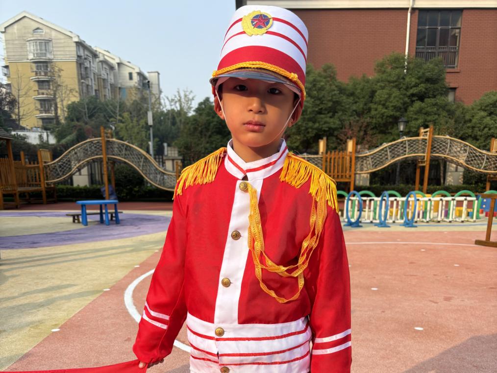 20241104【生活燕幼&middot;园区动态】新城分园——大二班升旗仪式_html_m58f71814.jpg