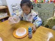 20241122【生活燕幼·园区动态】中心园：“小雪至，寒冬始”——小雪节气活动_html_5d7fb4db.jpg