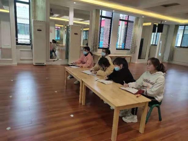 语言教研组开课和区域新闻_html_59d93d7f.jpg