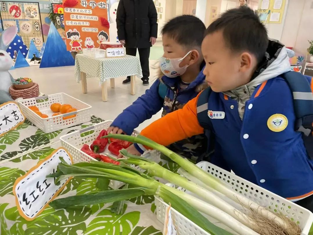 20230206【生活燕幼&middot;园区动态】燕鸣苑分园：“春暖花开 萌兔归来”——新学期开学记_html_m254706a6.jpg