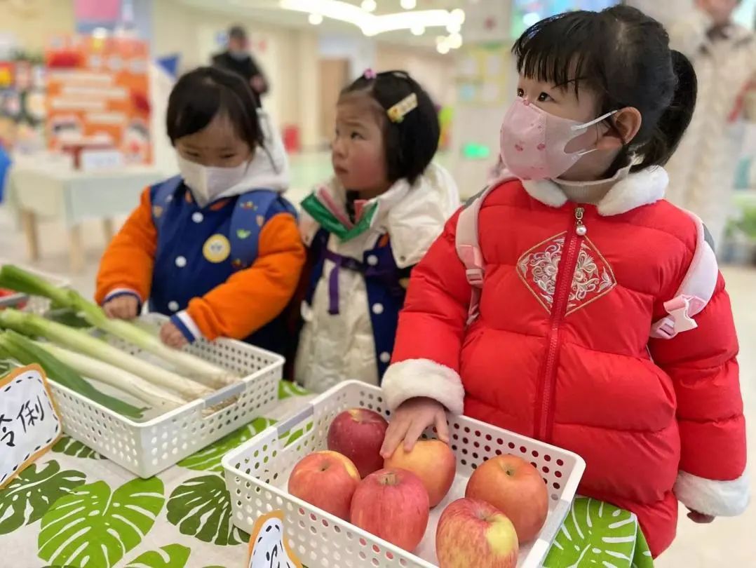 20230206【生活燕幼&middot;园区动态】燕鸣苑分园：“春暖花开 萌兔归来”——新学期开学记_html_5f25b568.jpg