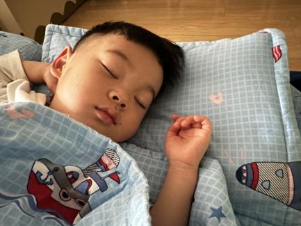 【生活燕幼·年级组动态】下庙分园：“大带小，乐成长”——小班幼儿成长纪实_html_4b4c1211.jpg