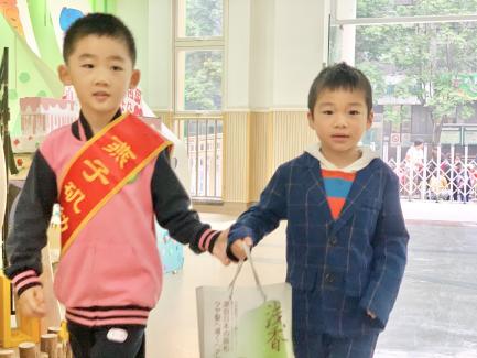 【生活燕幼·年级组动态】下庙分园：“大带小，乐成长”——小班幼儿成长纪实_html_m6b3ab77f.jpg