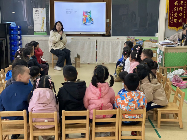 20240614【生活燕幼·年级组动态】新城分园：“家”点精彩，“育”见未来——家长故事团、资源团、种植团活动_html_m72b2124.png