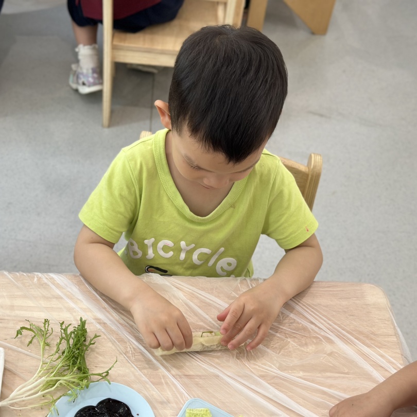20240520 【生活燕幼·园区动态】“夏意芬芳，幸福满满”——舌尖上的节气之小满_html_m3b0e6761.jpg