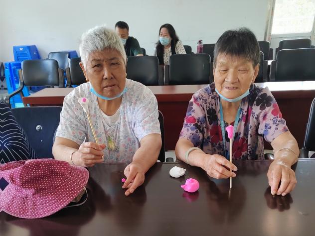 20220609新城老人服务中心手工活动_html_50986605.jpg