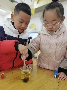 【生活燕幼·园区动态】燕幼中心园雨水时节，润物无声——大一班雨水节气活动_html_368bb28c.jpg