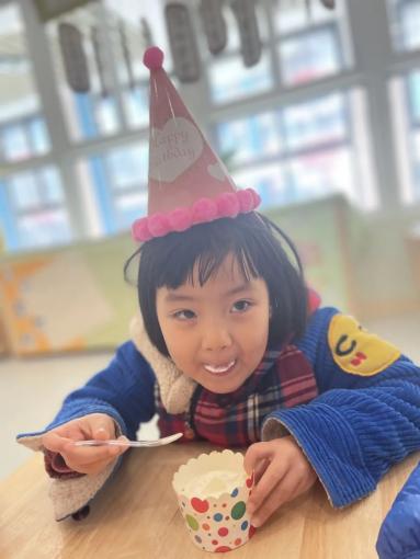 20230303【生活燕幼·园区动态】燕鸣苑分园：烂漫春日 邂逅成长——记三月“小桃子”集体生日会_html_5f4dab13.jpg