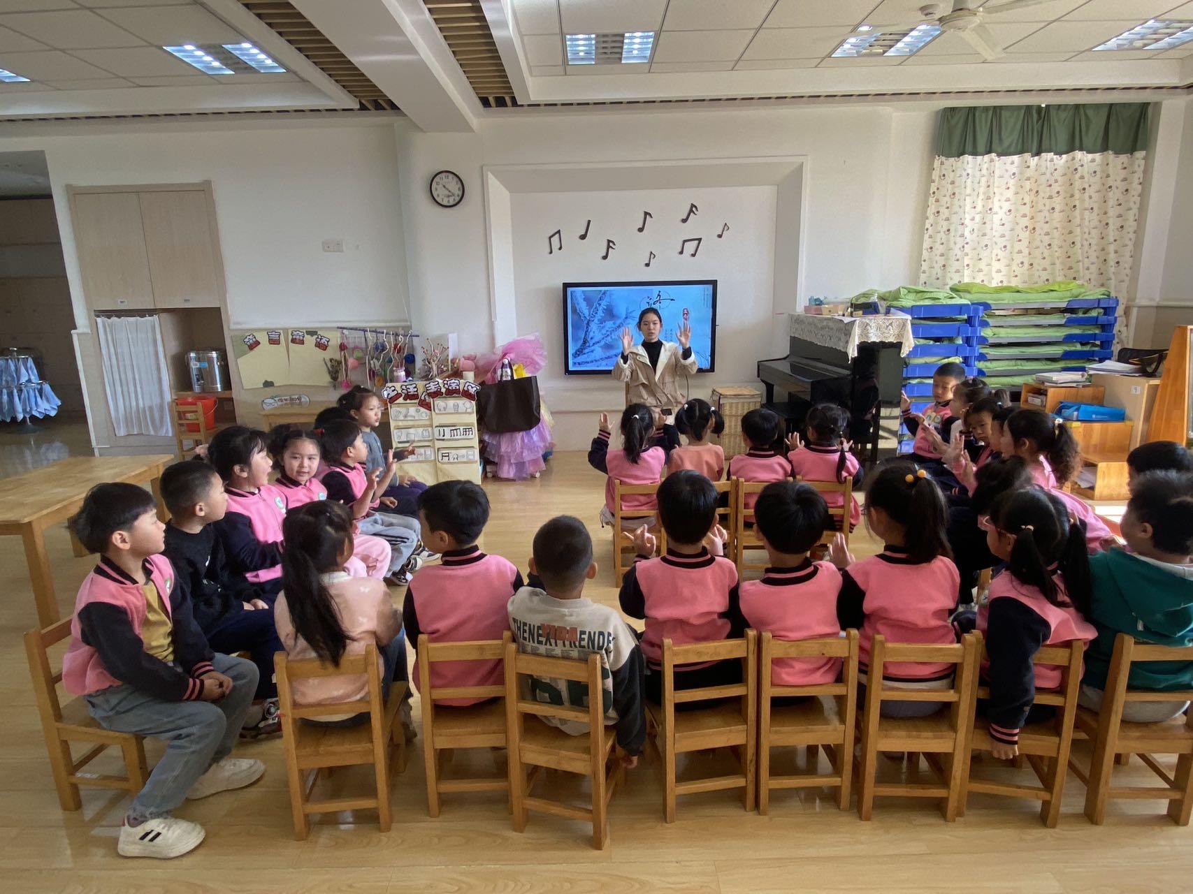 【生活燕幼·园区动态】下庙分园：“秋韵正浓时，悄然迎立冬”——立冬节气活动_html_m7ae918a2.jpg