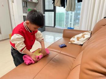 20250509【生活燕幼·园区动态】燕鸣苑分园：“‘劳’有所为 马上行‘动’”——劳动节活动_html_m57c3910d.jpg