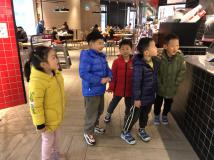 大班年级组社区活动新闻稿_html_m36a08dac.jpg
