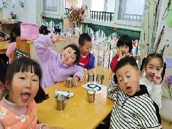 2023.3.24【生活燕幼·园区动态】燕幼中心园：春分时节到，春华春意浓——中一班春分节气活动_html_5a989b.jpg