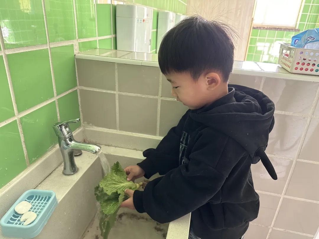 【生活燕幼·园区动态】下庙分园：“大雪至，寒冬始”——大雪节气活动_html_b7b026b.jpg