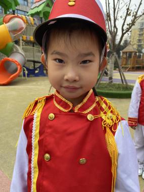 20201116【小仪式，大情怀】新城园区大一班升旗仪式_html_786002ee.jpg