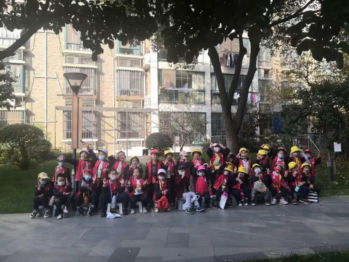 20201118【年级组活动】新城园区大班年级组社区活动_html_m2f1bbba.jpg
