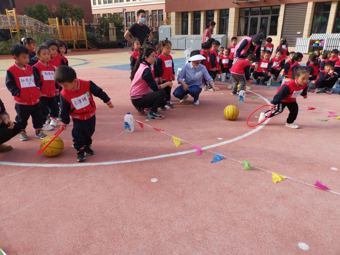 20201118【年级组动态】新城园区中班年级组运动会_html_775ebdd8.jpg
