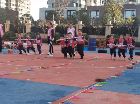 20201118【年级组动态】新城园区大班年级组运动会_html_5e8c4a76.jpg