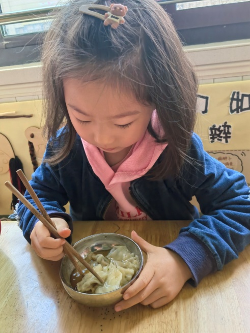 2023.3.21 新城园区中五班 春分节气活动报道_html_md3a5f0.jpg