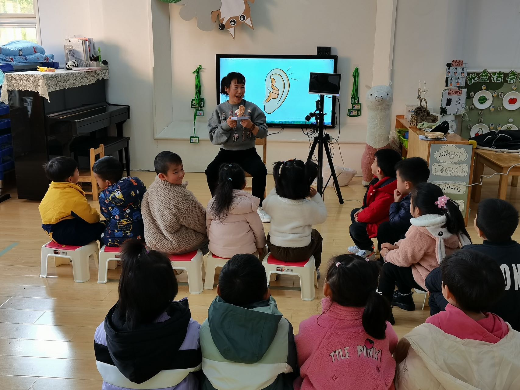 【生活燕幼·年级组动态】下庙分园：“家园携手，共筑成长”——小班组家长资源团活动_html_5d1cfdc8.jpg