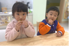20231115【生活燕幼&middot;园区动态】小小时光，岁岁成长——十一月“小桃子”生日会_html_6d19f12d.png