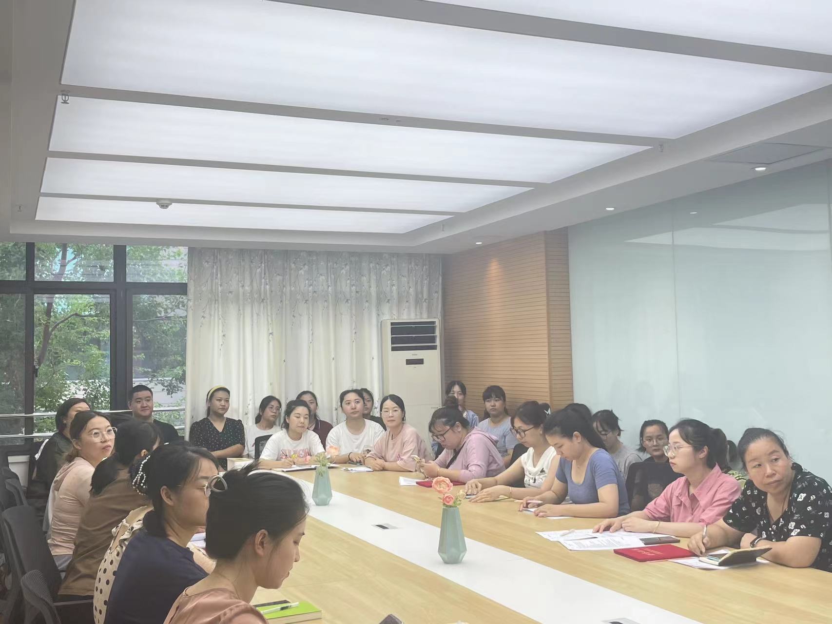 20240910【生活燕幼&middot;园区动态】新城分园：“师者如光，一路芳华”——庆祝教师节主题活动(1)_html_m69a46393.jpg