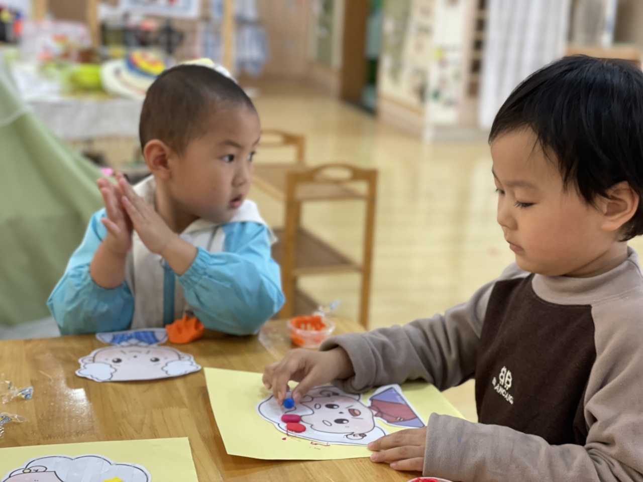 【生活燕幼·园区动态】下庙分园：“童心敬老，爱满重阳”——重阳节活动_html_m1f2408df.jpg
