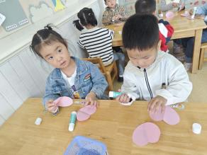 20241011【生活燕幼&middot;园区动态】新城分园：温情重阳，“幼”在身边”——重阳节活动doc_html_133723e8.jpg