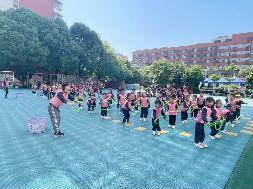 20230509【生活燕幼·园区动态】燕幼中心园：“拥抱春日 悦动成长”—班级早操评比暨体育技能比赛活动_html_m7fa71035.jpg