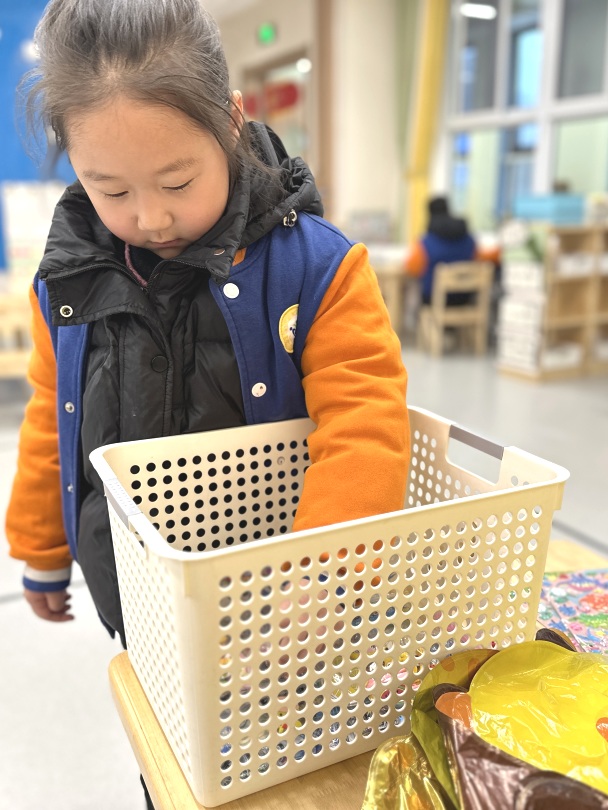 20240221 【生活燕幼】满“心”欢喜，幼“见”美好——萌娃开学季_html_2b813c32.jpg