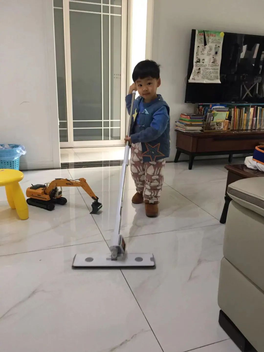 20240218【生活燕幼·园区动态】“新年齐动手，劳动乐无穷”——幼儿寒假日常生活劳动实践活动_html_180b0cd1.jpg