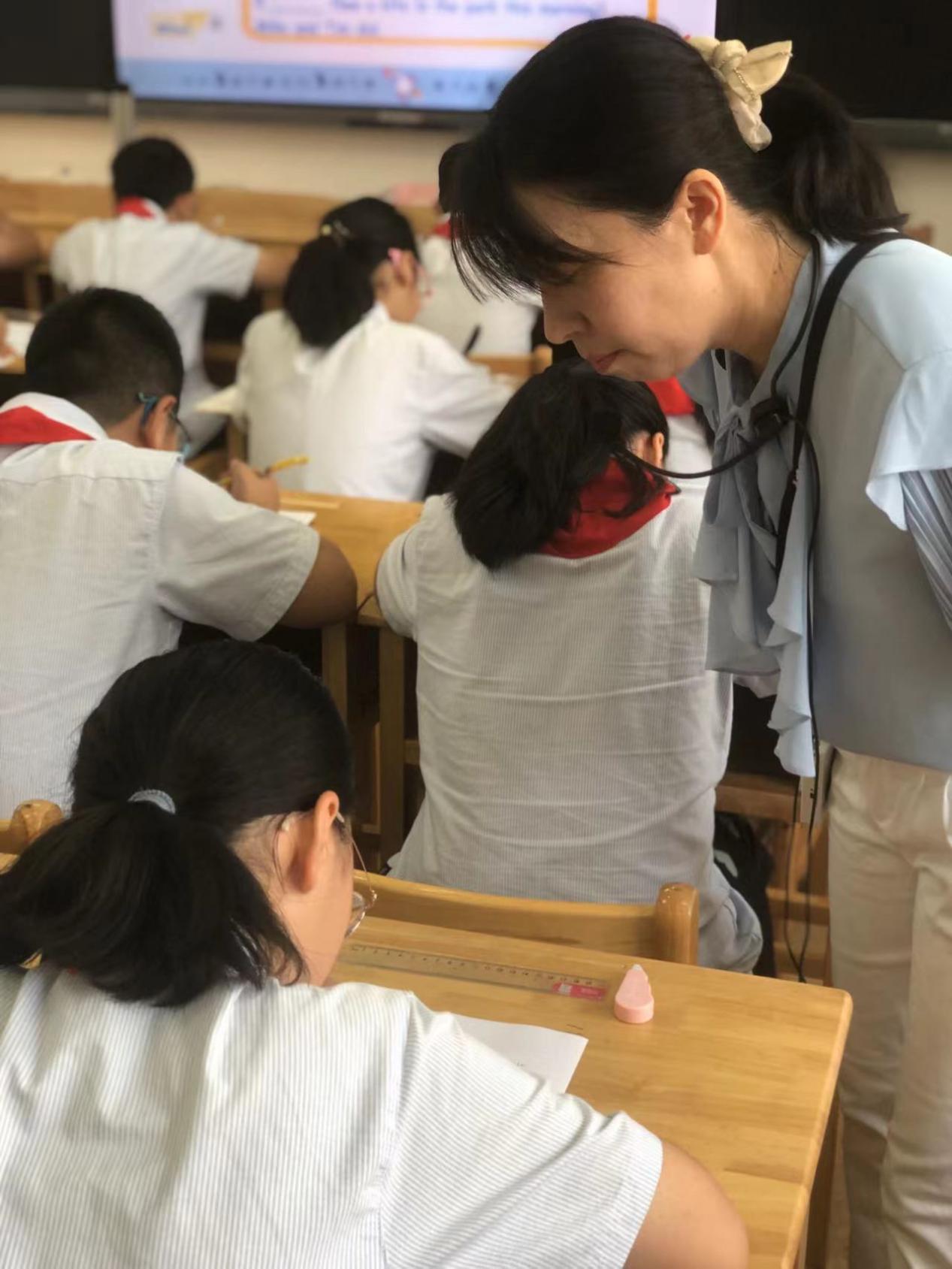 9.30---【养正颐小•教学】集体教研学课标，三尺讲台绽芳华_html_79c33770.jpg