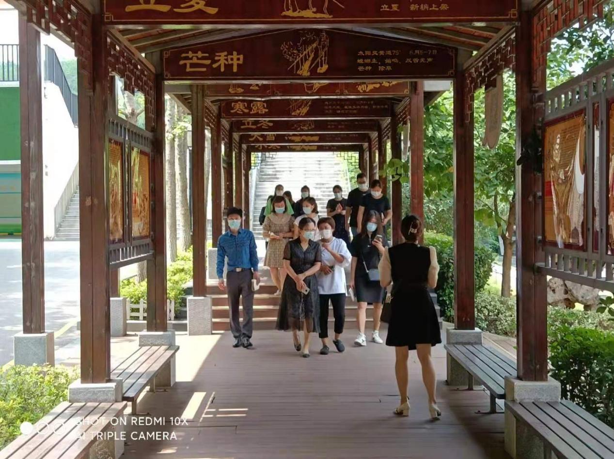 2_”颐“委员们来啦_html_627da1d3.jpg
